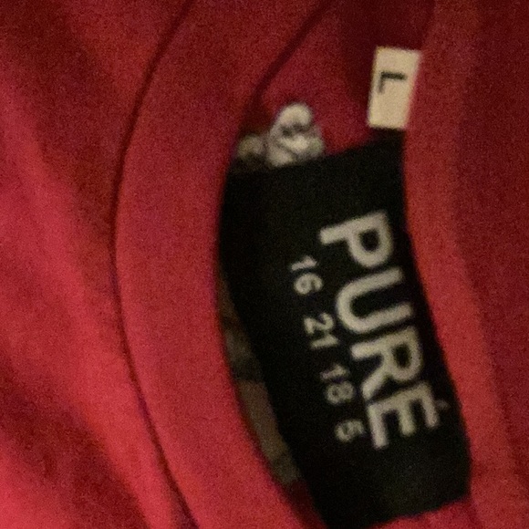 selling pink shirt with gun on it - Picture 2 of 3